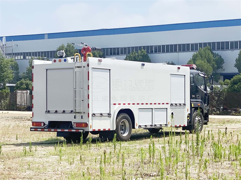 🚒 消防车大揭秘：城市里的"红色守护神"到底有多硬核？
